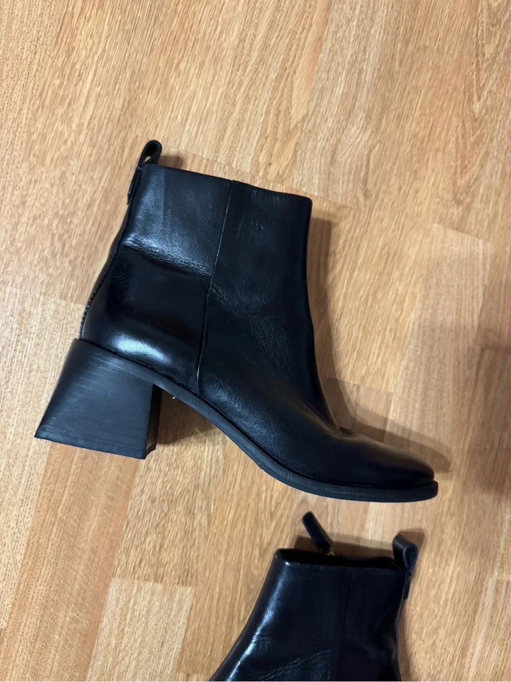 Tory Burch Casual Zip Up Bootie, Calf Leather, 60mm, Size 9